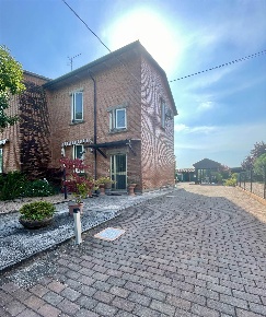 Foto Villa a schiera a Borgo Virgilio di 104 m² con 4 locali in vendita