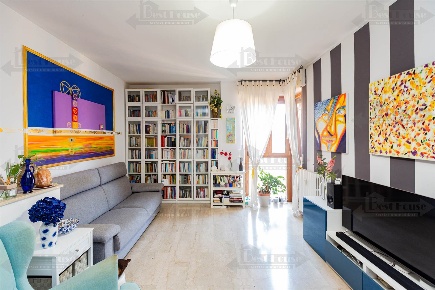 Foto Appartamento in via Plezzo  68/6, Milano di 80 m² con 2 locali