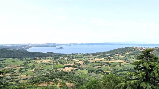 Foto Appartamento a Montefiascone di 297 m² con 10 locali in vendita
