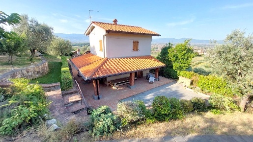 Foto Villa unifamiliare a Quarrata di 95 m² con 4 locali in vendita