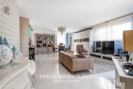 Foto Villa unifamiliare in Via Mons. G. Contento, Alberobello di 230 m²