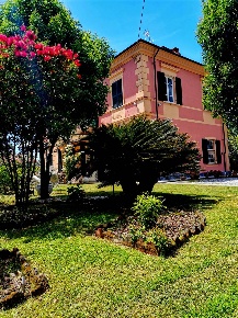 Foto Villa unifamiliare a Sarzana in vendita