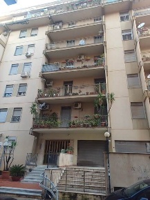Foto Appartamento in Via Francesco Paolo Mulè  6, Palermo di 110 m²