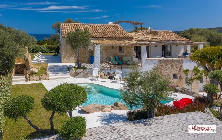 Foto Villa unifamiliare in via la silvaredda, San Teodoro di 250 m²