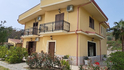 Foto Villa unifamiliare in CONTRADA CORTILIVARI, Bova Marina di 260 m²