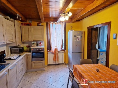 Foto Appartamento in Via Bortolo Vidilini, Edolo di 63 m² con 3 locali