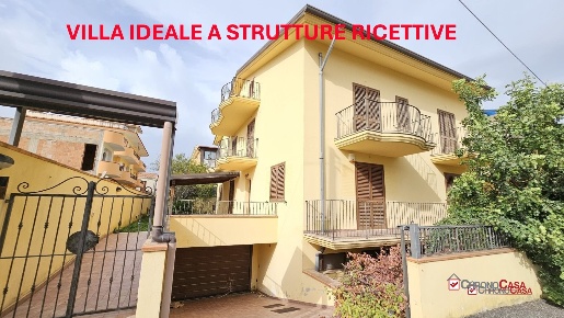 Foto Villa unifamiliare in CONTRADA TORRECAMPAGNA, Pace del Mela di 560 m²