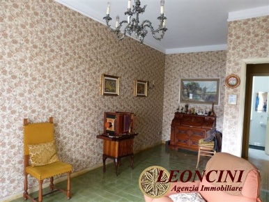Foto Villa unifamiliare in Via Razzoli, Villafranca in Lunigiana di 320 m²