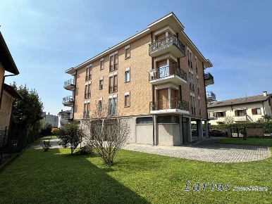 Foto Appartamento in via Fermi, Alzate Brianza di 98 m² con 3 locali