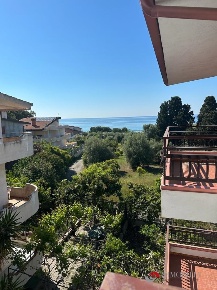 Foto Appartamento in Via Carducci, Condofuri di 130 m² con 4 locali