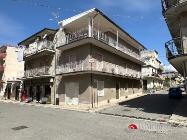 Foto Appartamento in Via Tenente Pugliese, Bova Marina di 220 m² in vendita