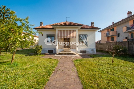 Foto Villa unifamiliare in via Arese, Robecchetto con Induno di 158 m²