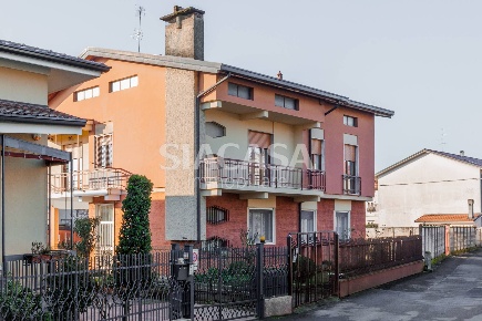 Foto Villa unifamiliare in Vicolo San Vittore, Mezzago di 130 m² in vendita
