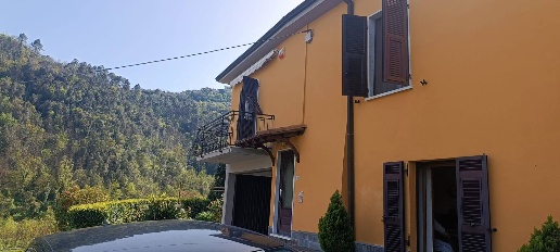 Foto Villa singola in Via 1 Maggio, Follo di 220 m² con 5 locali in vendita