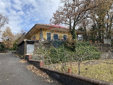 Foto Villa singola in VICO MOLLACCHINA, Ragalna di 124 m² con 9 locali