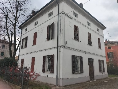 Foto Villa bifamiliare in Via Roma, Soragna di 200 m² con 8 locali