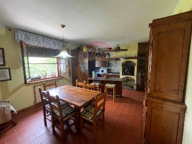 Foto Villa a schiera in Via contessa matilde Diecimo, Borgo a Mozzano