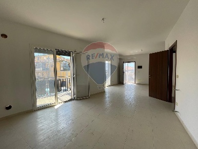 Foto Appartamento in Via: Roma, Camporotondo Etneo di 97 m² con 4 locali