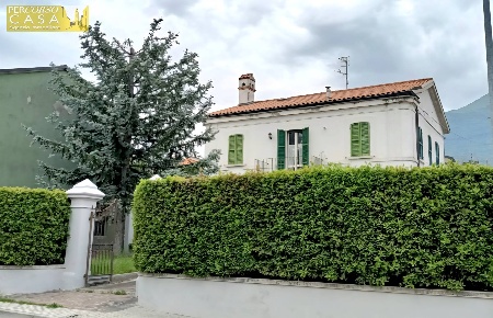 Foto Villa singola in CAMPOVALANO, Campli di 200 m² con 11 locali