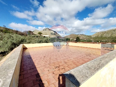 Foto Villa unifamiliare in via puccini, Torretta di 100 m² con 5 locali