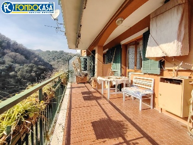 Foto Appartamento in Via Ines Negri, Albissola Marina di 84 m² con 4 locali