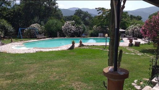 Foto Villa unifamiliare in via ripole, Amaseno di 330 m² con 7 locali