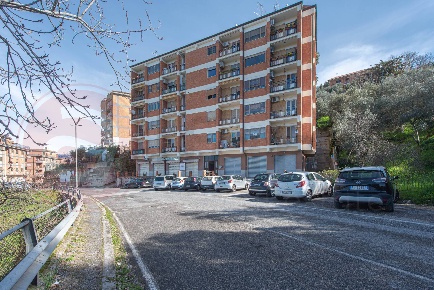 Foto Appartamento in Viale Belvedere, Arpino di 143 m² con 7 locali