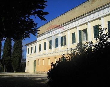 Foto Villa singola a Appignano di 2850 m² con 60 locali in vendita