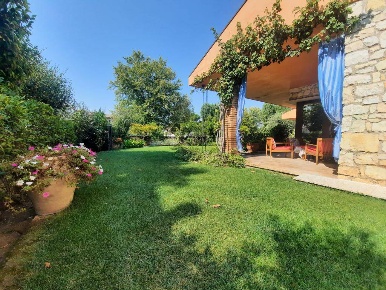 Foto Villa unifamiliare a Montecchia di Crosara in vendita