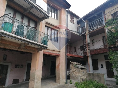 Foto Appartamento a Cantello di 178 m² con 6 locali in vendita