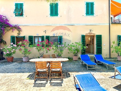 Foto Appartamento a Capoliveri di 114 m² con 4 locali in vendita