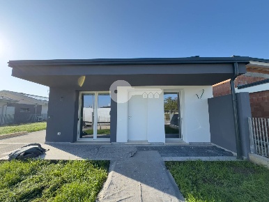 Foto Villa singola in VIA UNITA D'ITALIA, Gottolengo di 145 m² con 4 locali