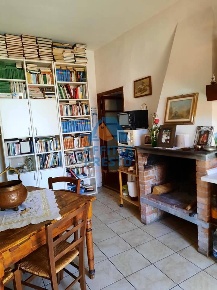Foto Appartamento a Buti di 75 m² con 3 locali in affitto
