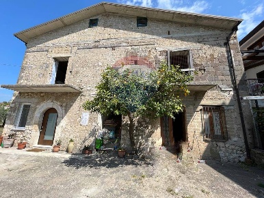 Foto Appartamento in Via Santa Margherita, Vairano Patenora di 130 m²
