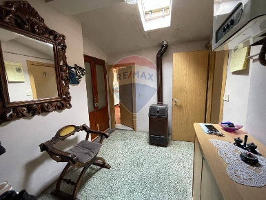 Foto Appartamento in Via Serraglia, Bagni di Lucca di 89 m² con 6 locali