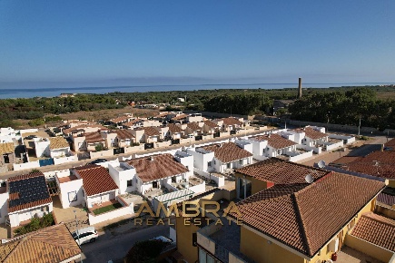Foto Appartamento in Via Giseppe Parini, Valledoria di 127 m² con 6 locali