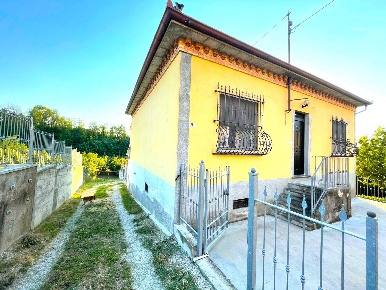 Foto Villa unifamiliare in Via Asti-Nizza, Costigliole d'Asti di 124 m²