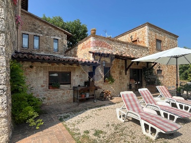 Foto Villa singola in VIA DELL' ARTIGIANATO, Gualdo Cattaneo di 600 m²