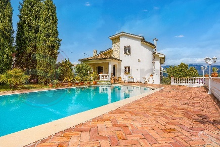Foto Villa singola in Via Quaglieri Vecchio, Arpino di 320 m² con 10 locali
