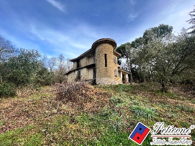 Foto Villa unifamiliare in Via Carduso, Lenola di 110 m² con 4 locali
