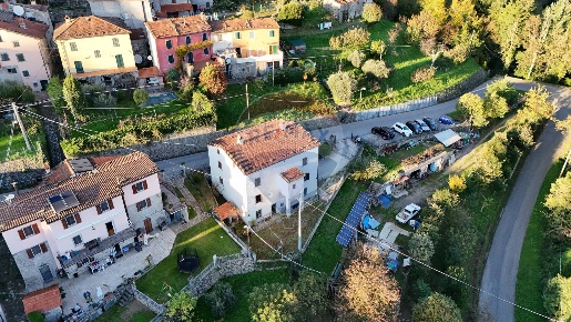 Foto Villa singola a Bagni di Lucca di 313 m² con 12 locali in vendita