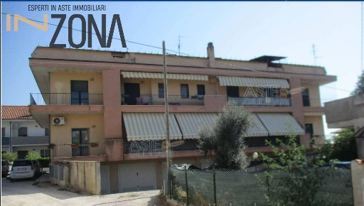Foto Appartamento in Viale dei Pini, Collecorvino di 92 m² con 3 locali