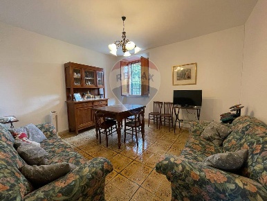 Foto Villa bifamiliare a Bagni di Lucca di 375 m² con 12 locali in vendita
