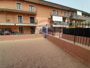 Foto Appartamento in Via Quasimodo, Camporotondo Etneo di 130 m² in vendita