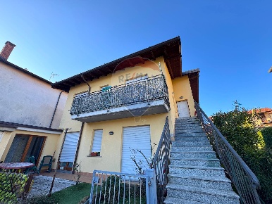 Foto Appartamento in Vicolo Amabile, Gazzada Schianno in vendita