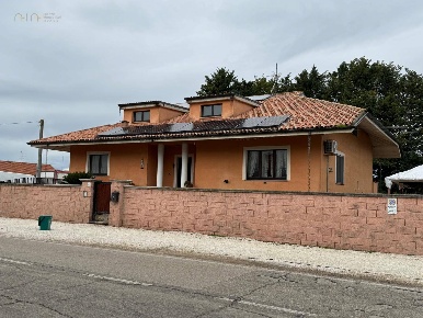 Foto Villa singola in C.da Piane San Pantaleone, Miglianico di 230 m²