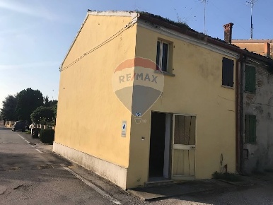 Foto Appartamento in Via Stagnane, Ostellato di 70 m² con 4 locali