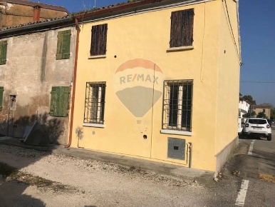Foto Appartamento in Via Stagnane, Ostellato di 70 m² con 4 locali