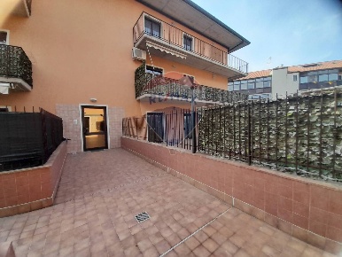 Foto Appartamento in VIA QUASIMODO, Camporotondo Etneo di 165 m² in vendita