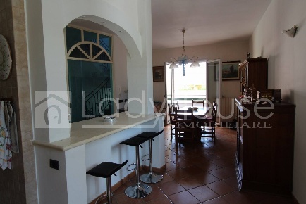 Foto Villa a schiera in via Roma, Alezio di 220 m² con 8 locali in vendita